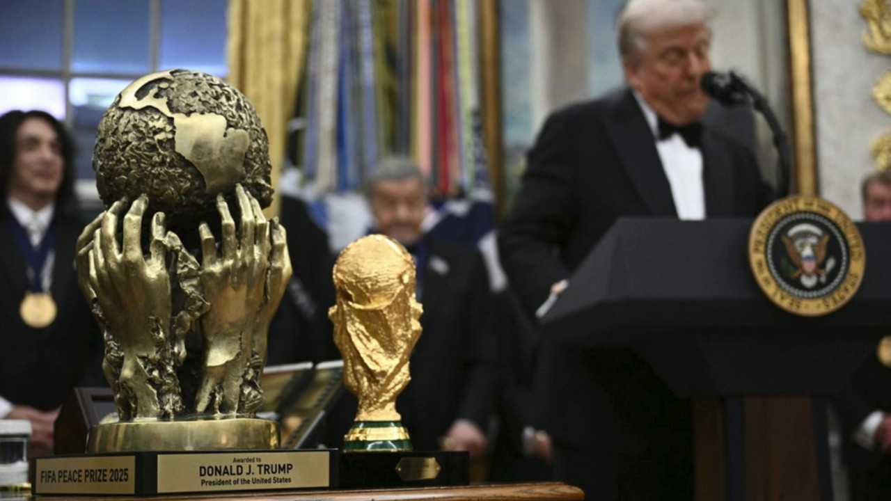 ট্রাম্পের ফিফা শান্তি পুরস্কার বাতিলের দাবি